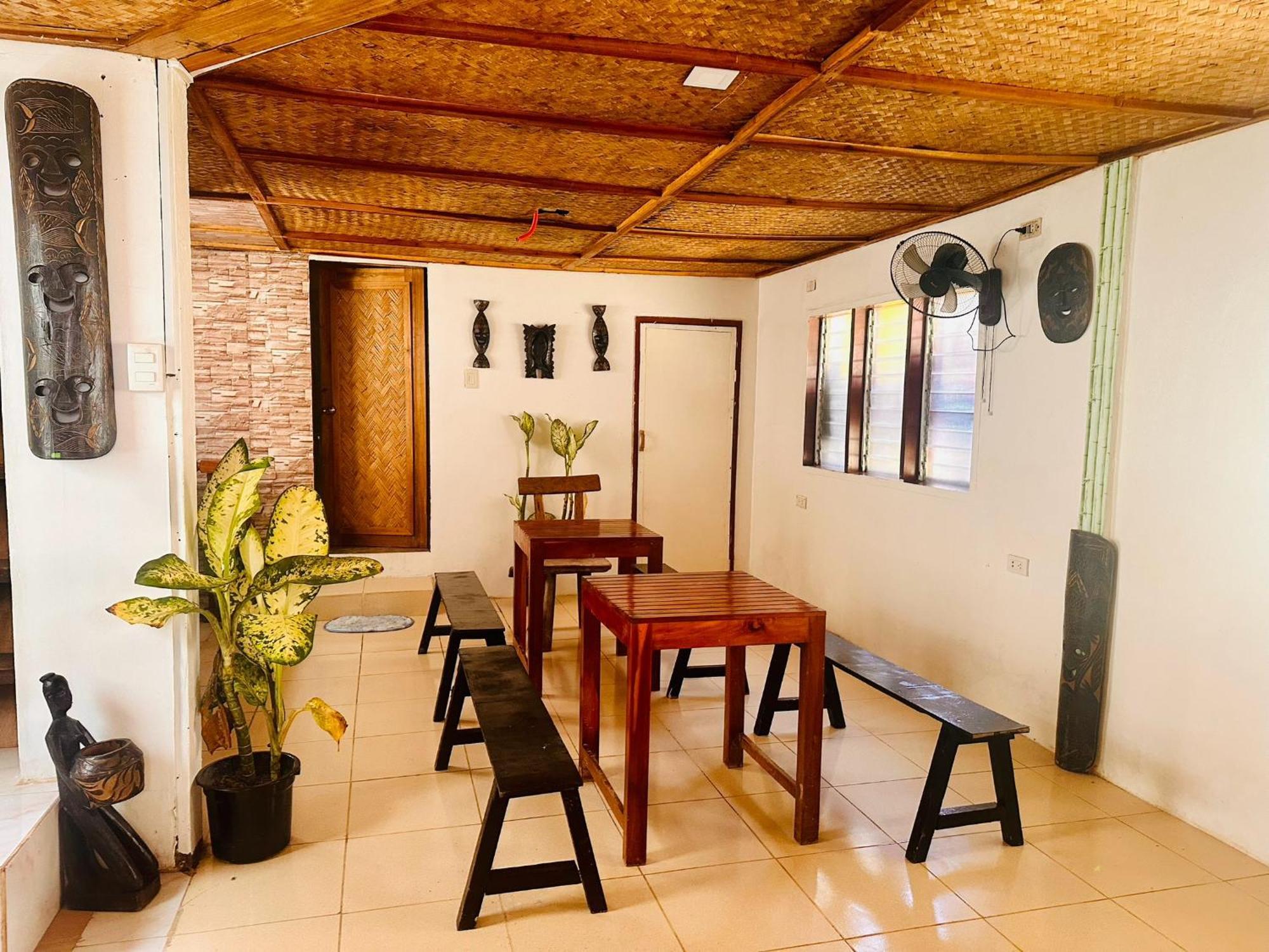 Hangout'S Hostel El Nido Exterior photo